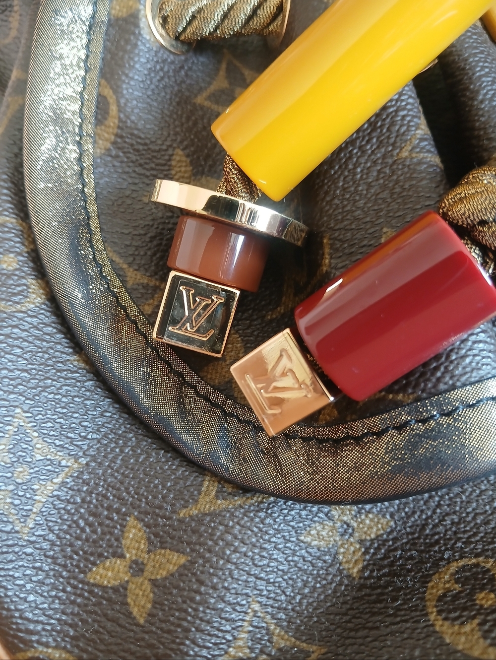 Louis Vuitton Kalahari Monogram - Picture 4 of 11